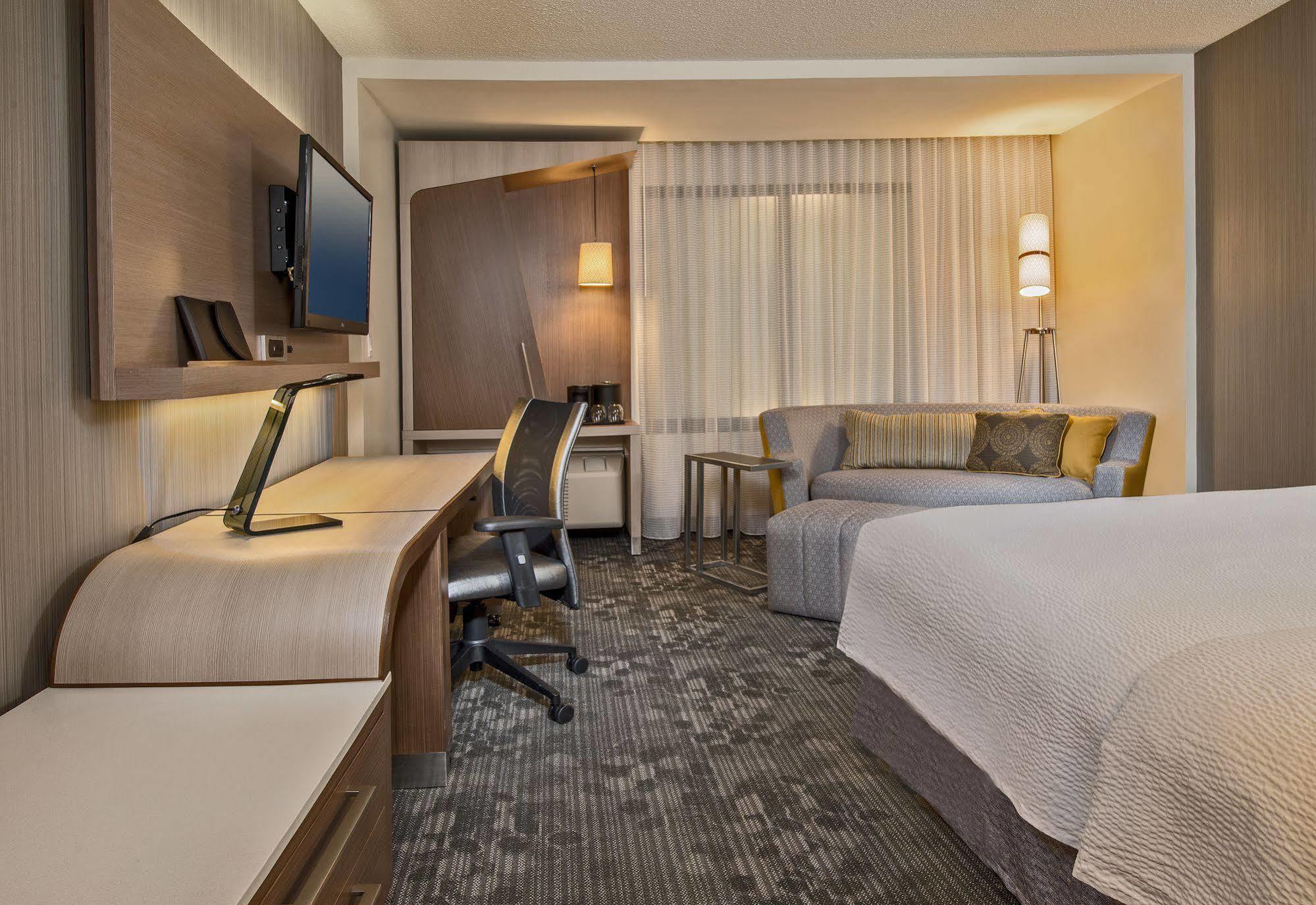 Courtyard By Marriott Houston Intercontinental Airport Hotel Eksteriør billede