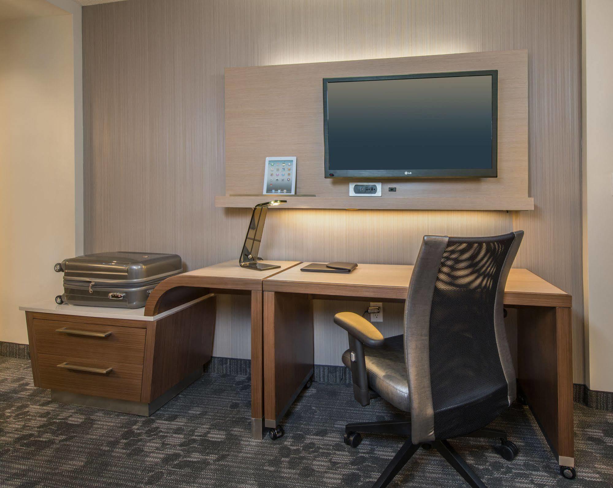Courtyard By Marriott Houston Intercontinental Airport Hotel Eksteriør billede